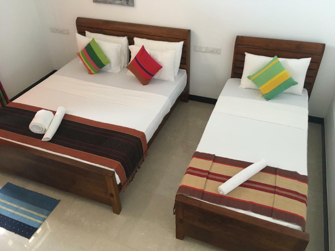 Pick & Go White House Bed & Breakfast Negombo Exterior photo